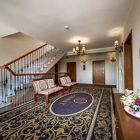 Orient Palace 3*