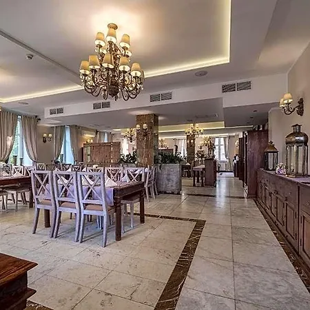 Orient Palace Hotel 3*